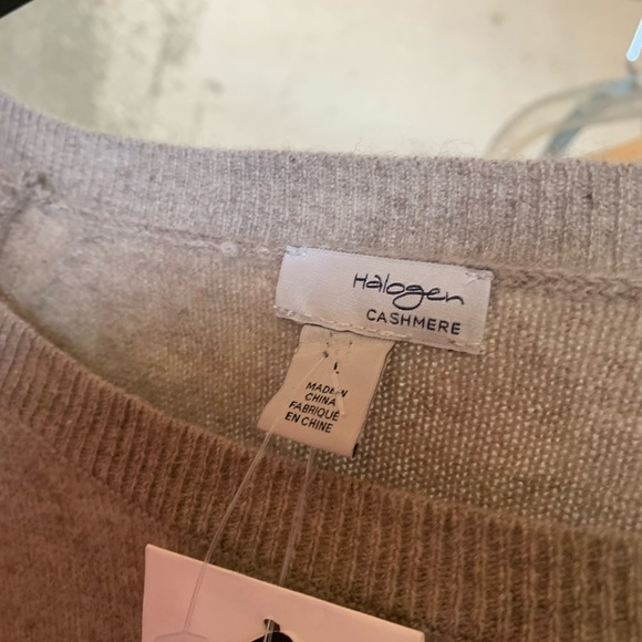 Sweaters - Picture 4 of 9